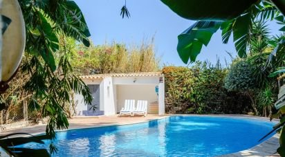 Maison T4 à Quarteira de 281 m²