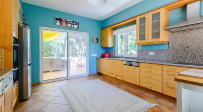 Maison T4 à Quarteira de 281 m²