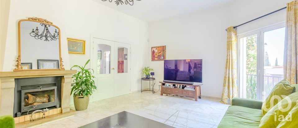House T4 in Quarteira of 281 m²