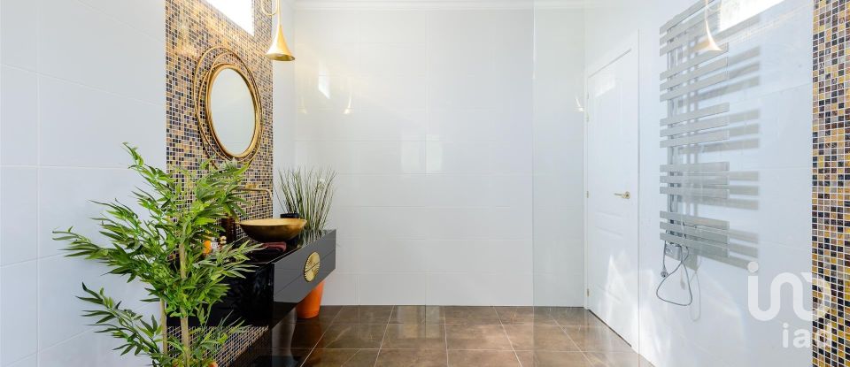 House T4 in Quarteira of 281 m²