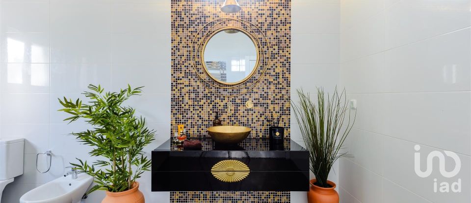 House T4 in Quarteira of 281 m²