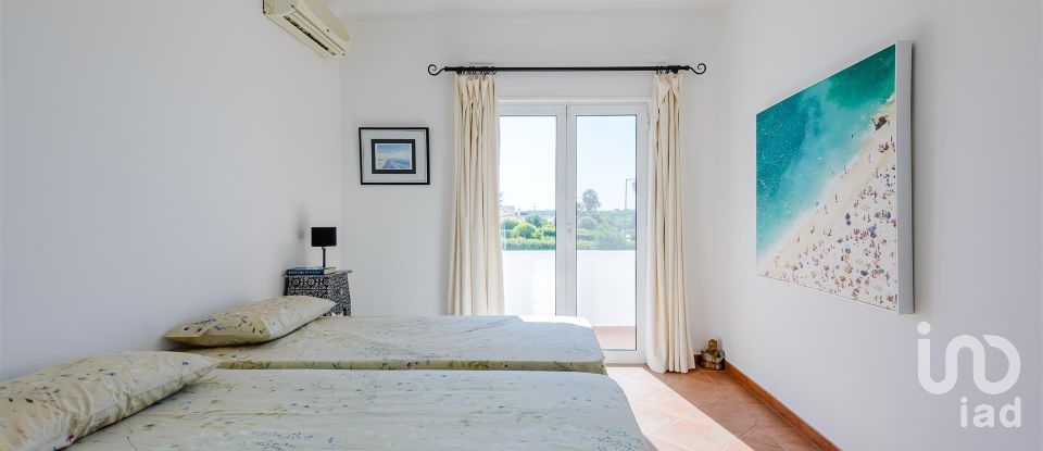 House T4 in Quarteira of 281 m²