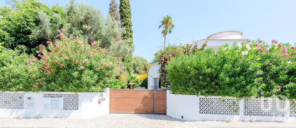 House T4 in Quarteira of 281 m²