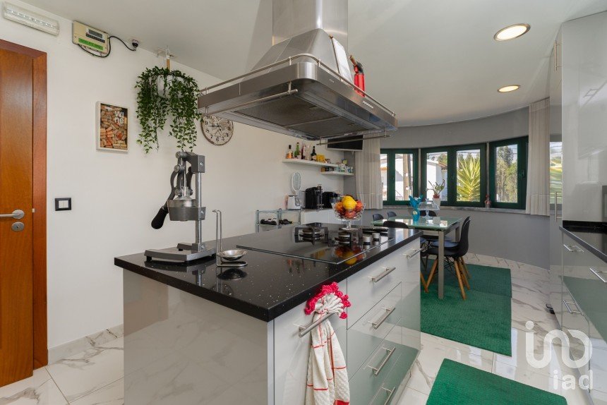 Lodge T4 in Caldas da Rainha - Santo Onofre e Serra do Bouro of 396 m²