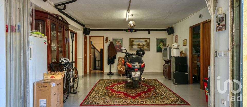 Lodge T4 in Caldas da Rainha - Santo Onofre e Serra do Bouro of 396 m²