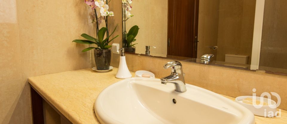 Apartment T3 in Cascais e Estoril of 144 m²