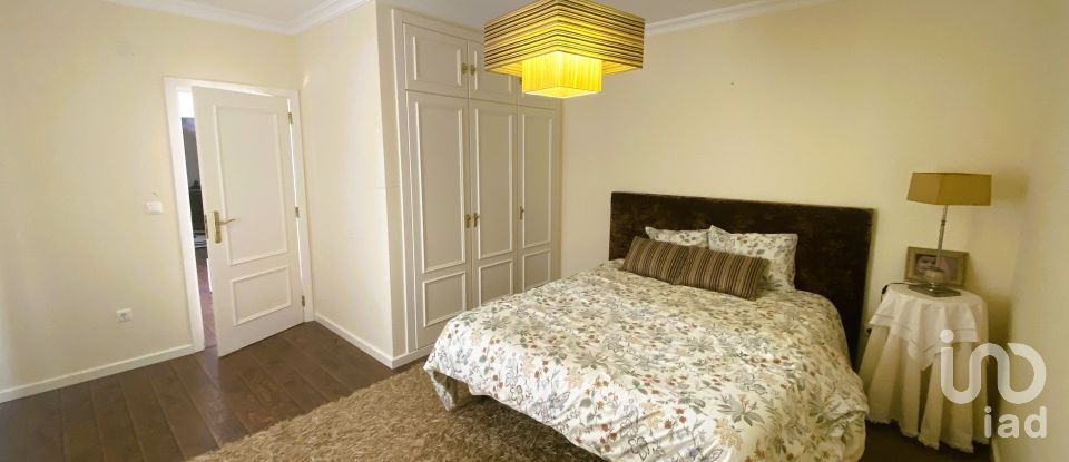 Maison T4 à Abrigada e Cabanas de Torres de 261 m²