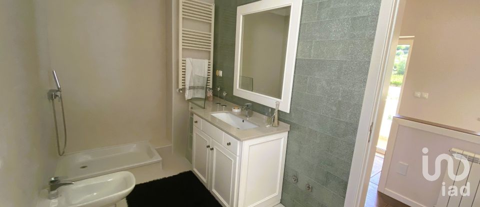 Maison T4 à Abrigada e Cabanas de Torres de 261 m²