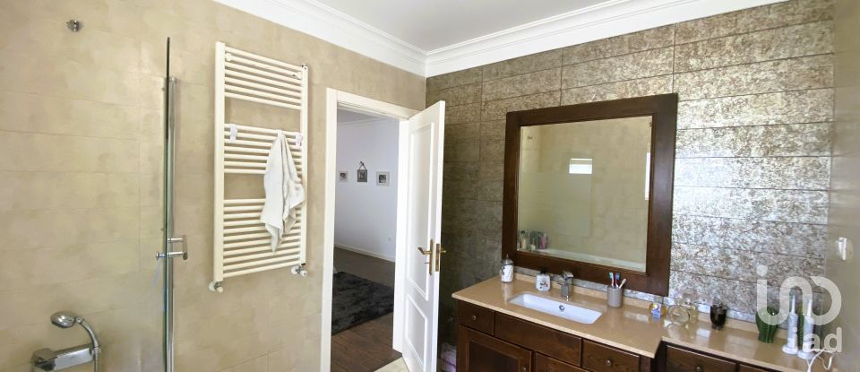 Maison T4 à Abrigada e Cabanas de Torres de 261 m²