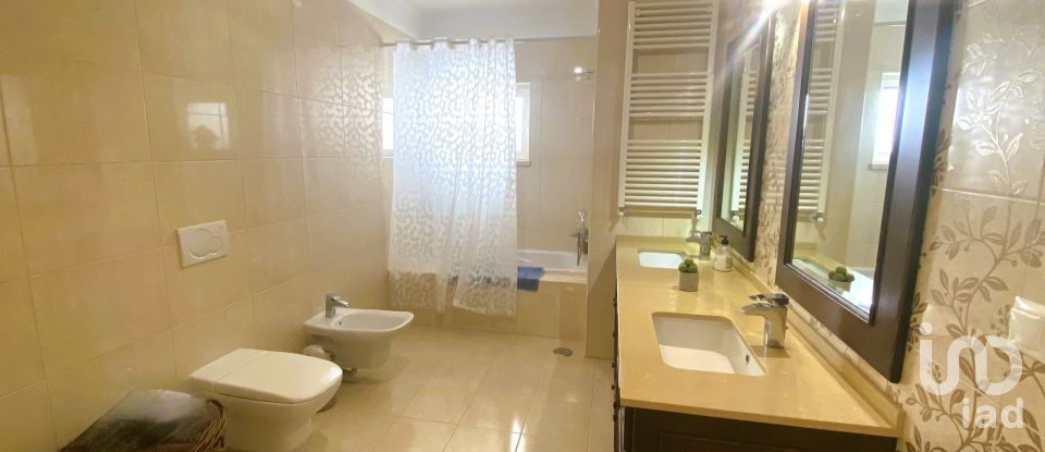 Maison T4 à Abrigada e Cabanas de Torres de 261 m²