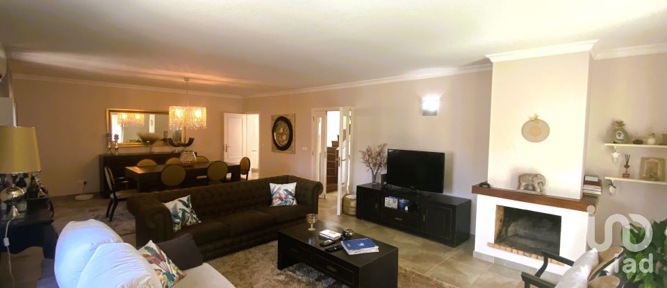 Maison T4 à Abrigada e Cabanas de Torres de 261 m²