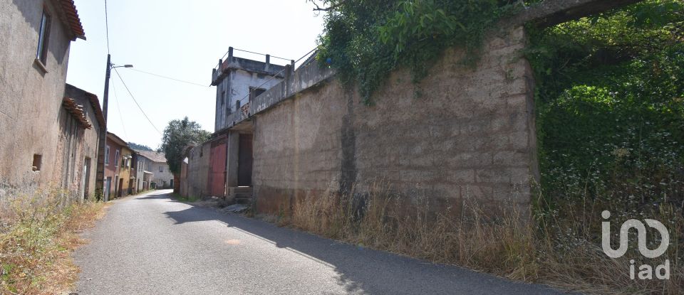 Maison T3 à Podentes de 288 m²