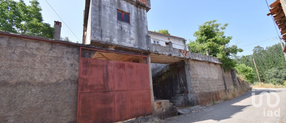 Maison T3 à Podentes de 288 m²