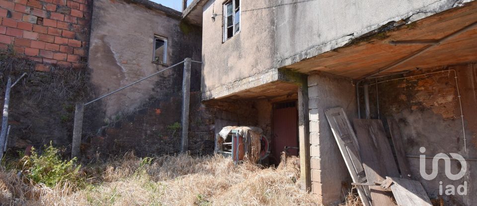 Maison T3 à Podentes de 288 m²