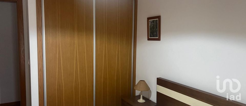 House T2 in Carvalhais e Candal of 131 m²