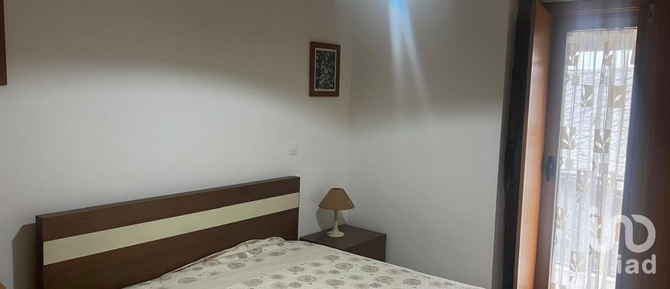 House T2 in Carvalhais e Candal of 131 m²