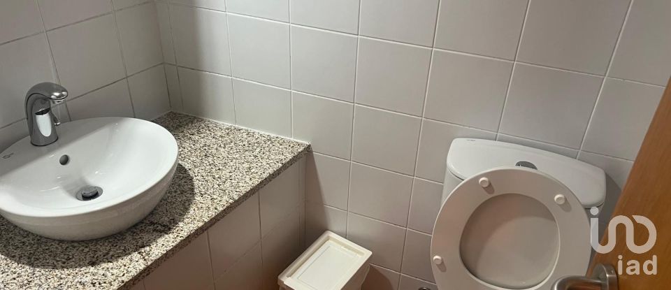 House T2 in Carvalhais e Candal of 131 m²