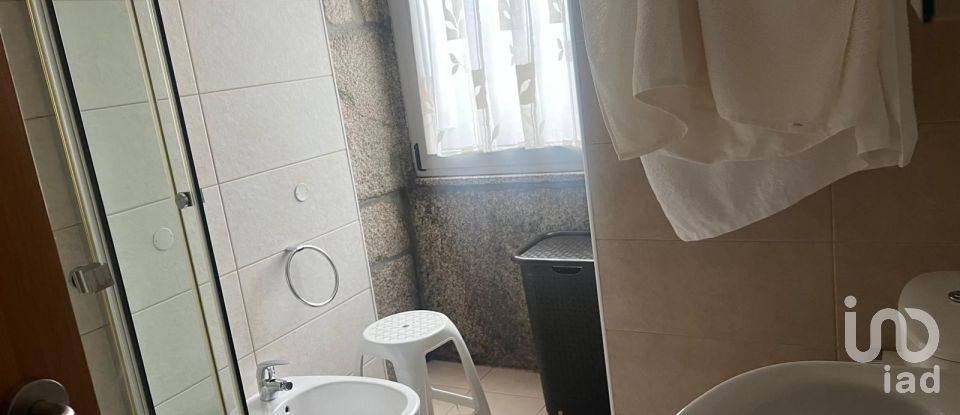 House T2 in Carvalhais e Candal of 131 m²