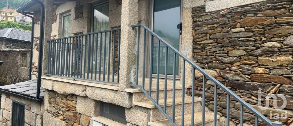 House T2 in Carvalhais e Candal of 131 m²