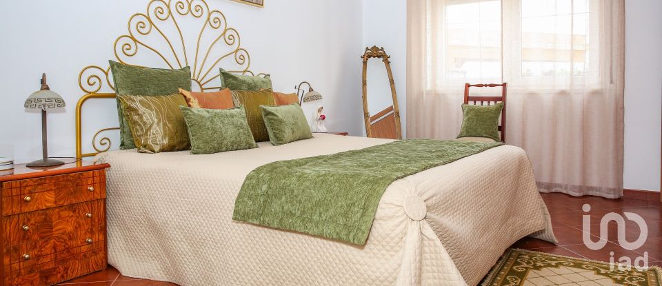 Moradia T3 em Lourinhã e Atalaia de 475 m²