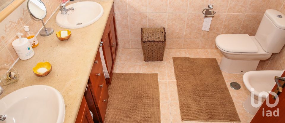 Moradia T3 em Lourinhã e Atalaia de 475 m²