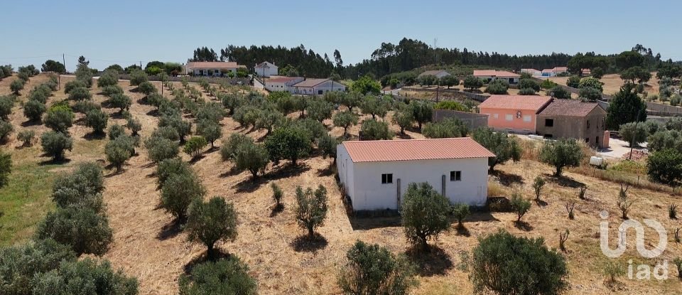 Terrain à Fráguas de 12 240 m²