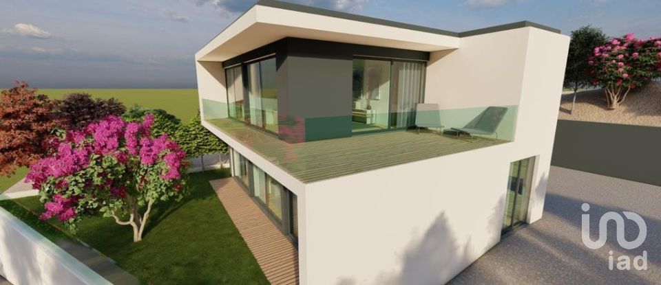 Terreno em Mancelos de 640 m²