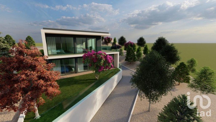 Terreno em Mancelos de 640 m²