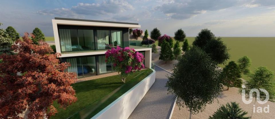 Terreno em Mancelos de 640 m²