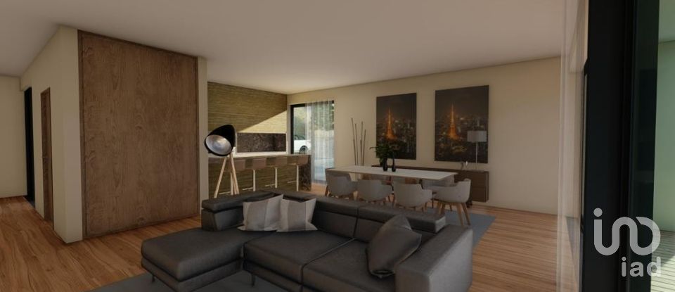 Terreno em Mancelos de 640 m²