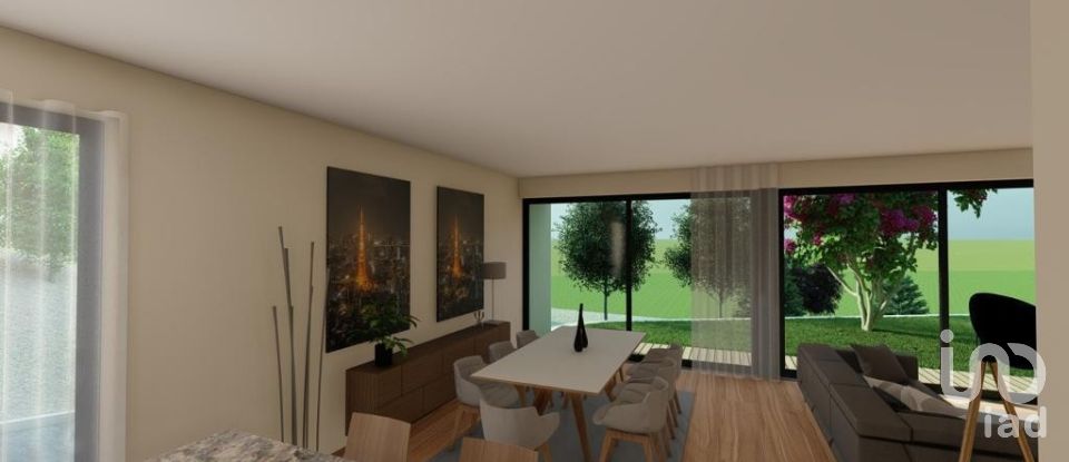 Terreno em Mancelos de 640 m²