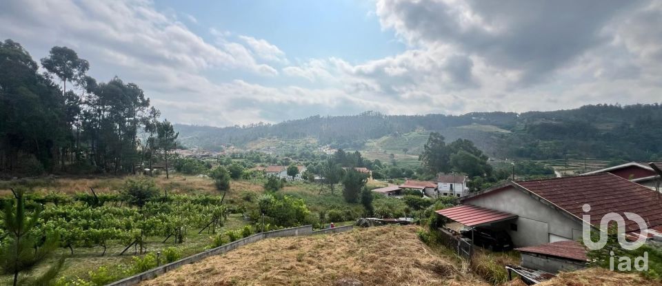 Terreno em Mancelos de 640 m²