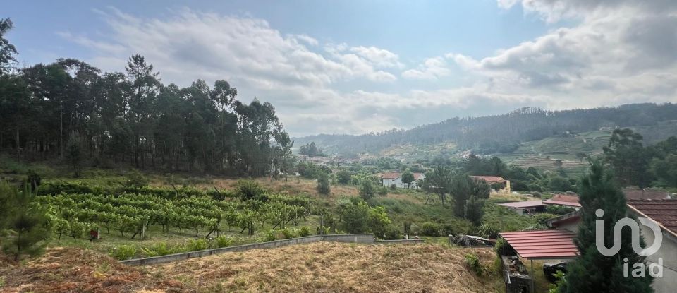 Terreno em Mancelos de 640 m²