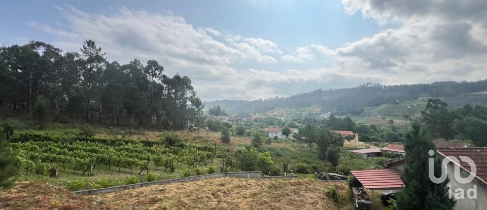 Terreno em Mancelos de 640 m²