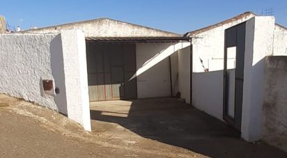 Parking/garage/box à Brinches de 98 m²