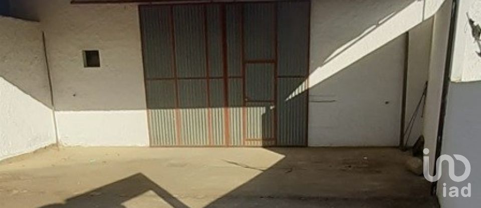 Parking/garage/box à Brinches de 98 m²