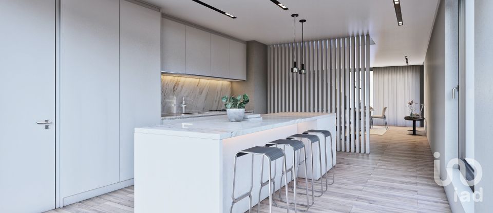 Terreno urbano em Santa Maria da Feira, Travanca, Sanfins e Espargo de 585 m²