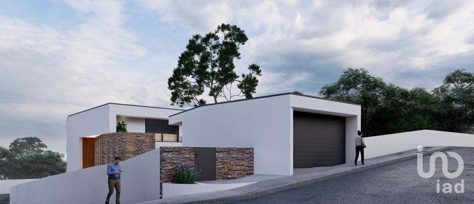 Terreno urbano em Santa Maria da Feira, Travanca, Sanfins e Espargo de 585 m²