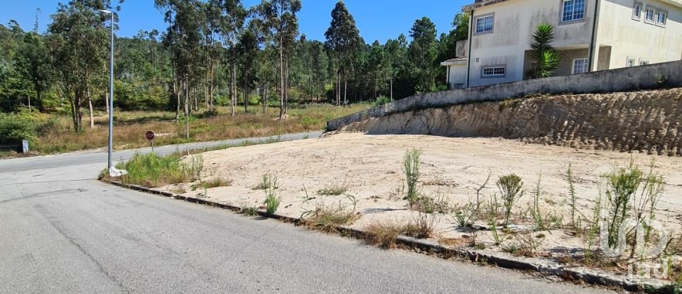 Terreno urbano em Santa Maria da Feira, Travanca, Sanfins e Espargo de 585 m²