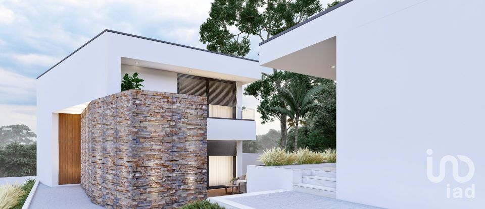 Terreno urbano em Santa Maria da Feira, Travanca, Sanfins e Espargo de 585 m²