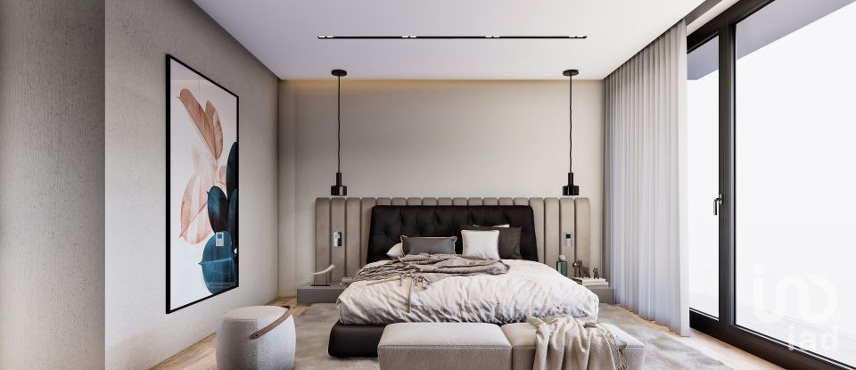 Terreno urbano em Santa Maria da Feira, Travanca, Sanfins e Espargo de 585 m²