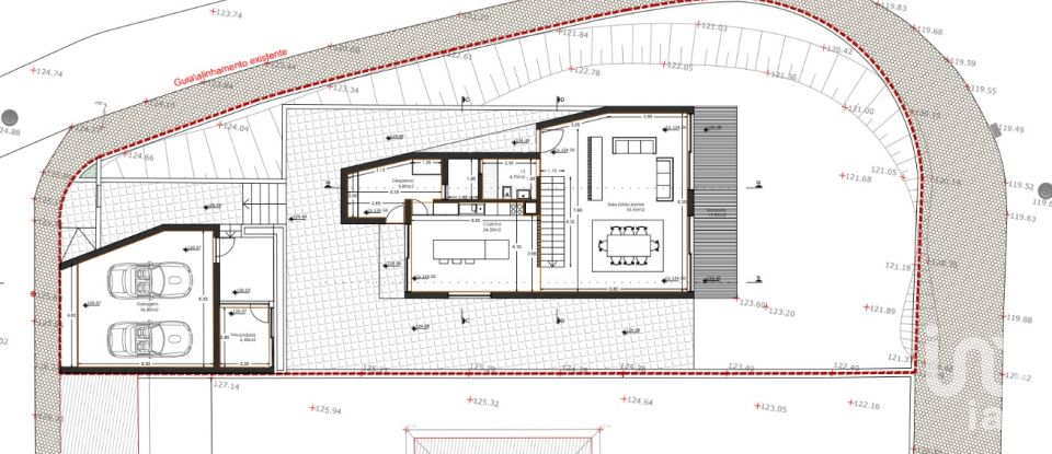 Terreno urbano em Santa Maria da Feira, Travanca, Sanfins e Espargo de 585 m²