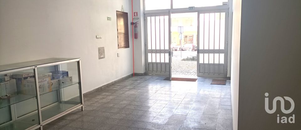 Boutique/Local commercial à Vila Franca de Xira de 110 m²