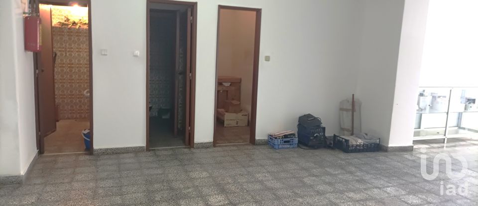 Boutique/Local commercial à Vila Franca de Xira de 110 m²