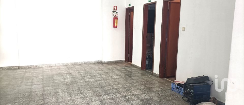 Boutique/Local commercial à Vila Franca de Xira de 110 m²