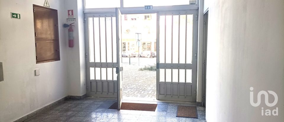 Boutique/Local commercial à Vila Franca de Xira de 110 m²