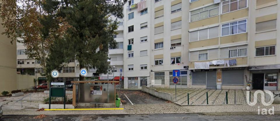 Boutique/Local commercial à Vila Franca de Xira de 110 m²