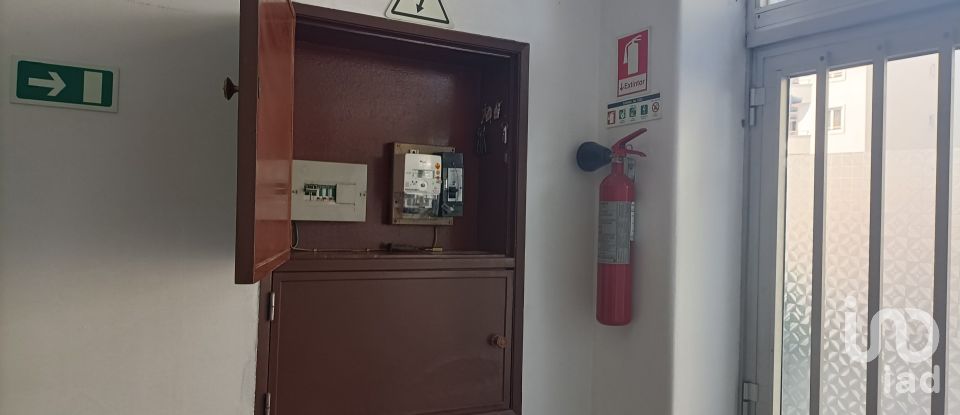 Boutique/Local commercial à Vila Franca de Xira de 110 m²