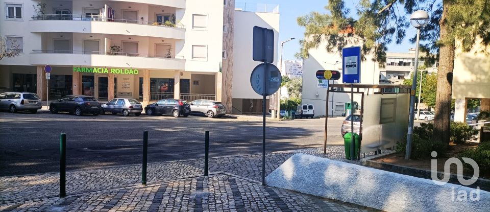 Boutique/Local commercial à Vila Franca de Xira de 110 m²