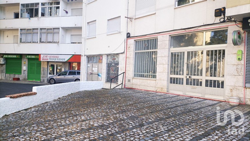 Boutique/Local commercial à Vila Franca de Xira de 110 m²